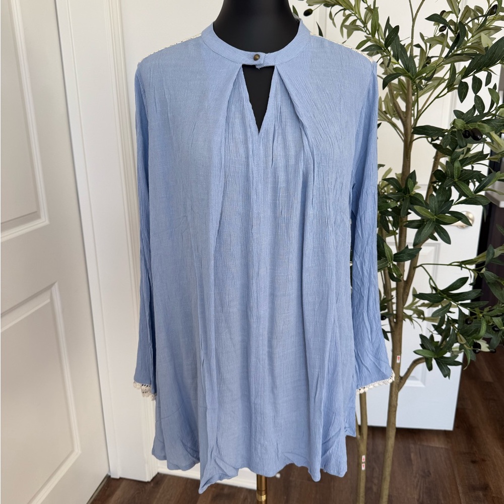 Hayden Light Blue Keyhole Tunic‎